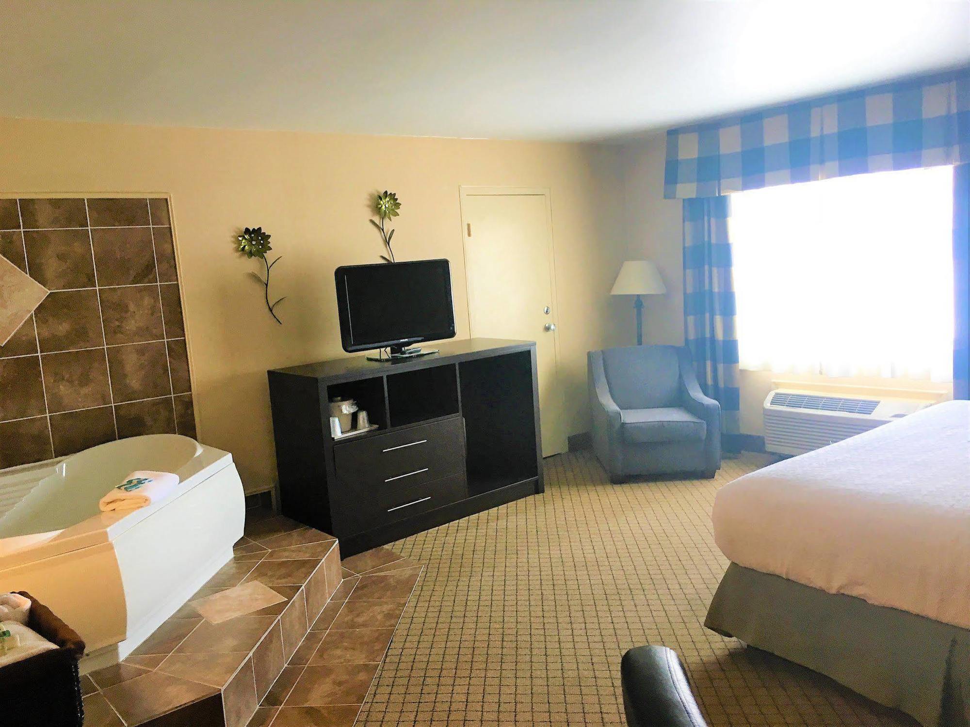 Quality Inn Oneonta Cooperstown Area Exterior photo